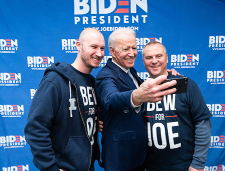 Biden-taking-a-selfie-with-Lonnie-and-Austin600